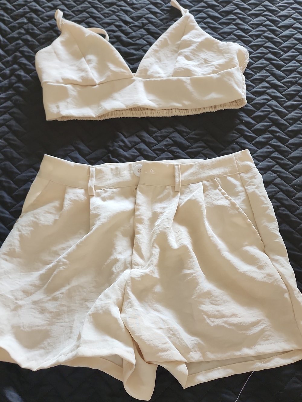 Women's Cream High-Waist Linen Blend Shorts - Classic Summer Staple